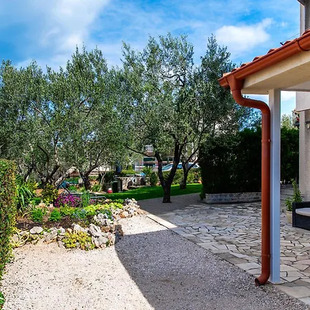 Mladenka Brodarica (Sibenik-Knin)