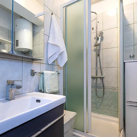 Mladenka Brodarica (Sibenik-Knin)