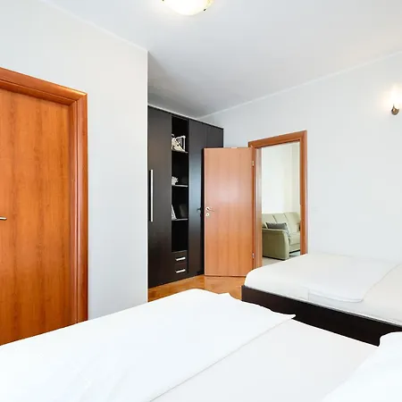 Mladenka * Brodarica (Sibenik-Knin)