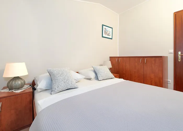 Mladenka ברודאריצה