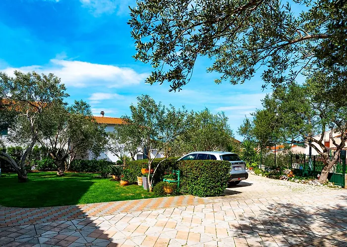 Mladenka דירה ברודאריצה